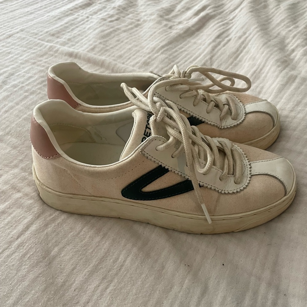 Tretorn women shoes sz 5.5 guc